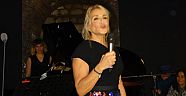 AYŞEGÜL DİNÇKÖK 'DERİN tUTKU' SUNU SERGİLEDİ