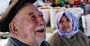 EMEKLİLERE ÇİFTE BAYRAM SEVİNCİ