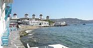 MİKONOS ADASI KRİZLE DALGA GEÇİYOR