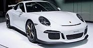 PORSCHE DE 60 BİR ARACINI GERİ ÇAĞIRIYOR