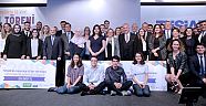 TÜSİAD GELECEK GÖRDÜĞÜ GENÇLERİ YİNE UNUTMADI